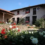 Chez Jacotte Et Elia