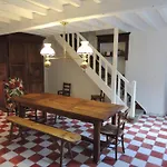 Chez Jacotte Et Elia