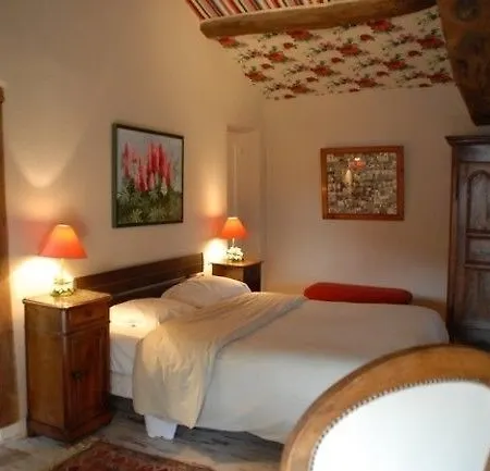 Chez Jacotte Et Elia Oda ve Kahvaltı 3*
